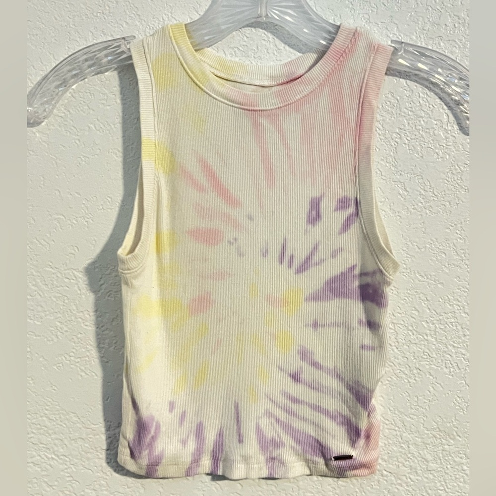 Hollister tank